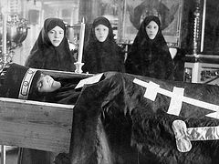 Diveyevo Obediences: Photographs from the Early 20th Century